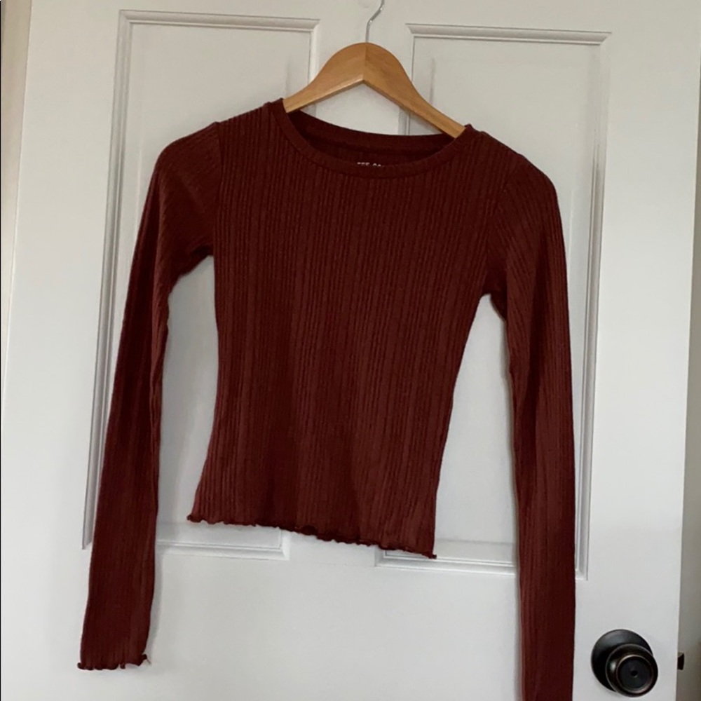 Aeropostales Women’s Tight Ruffle edge top